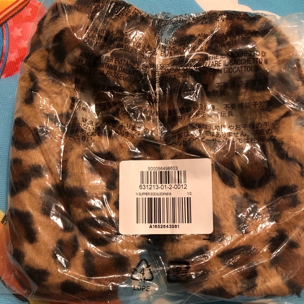 OLD NAVY Leopard print cozy slip on slippers
